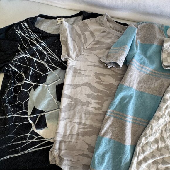 Set of 4 Boys Graphic & Patterned T-Shirts Size S/M - Picture 3 of 7